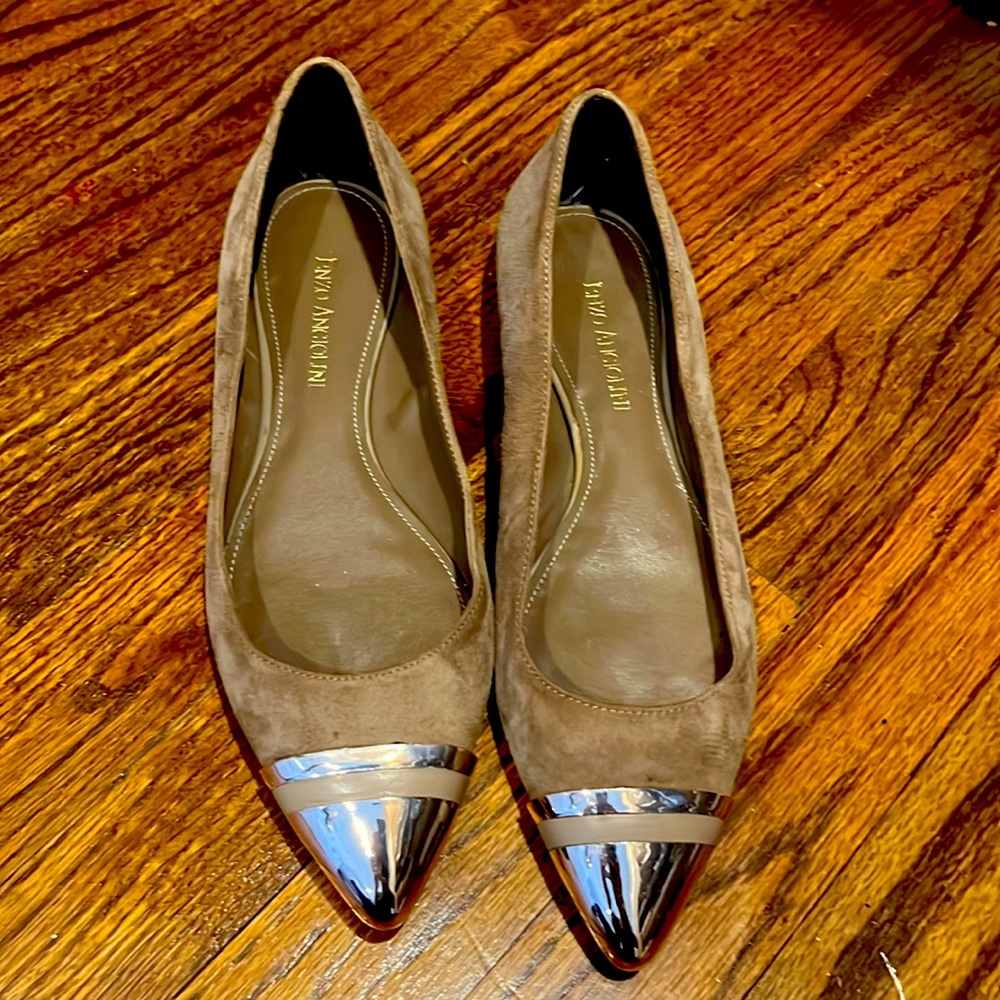 Enzo Angiolini - pointy toe flats - tan size 7.5. Like new condition. Worn once